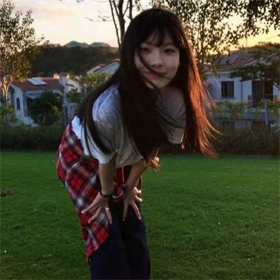 衣衫褴褛的罗尼